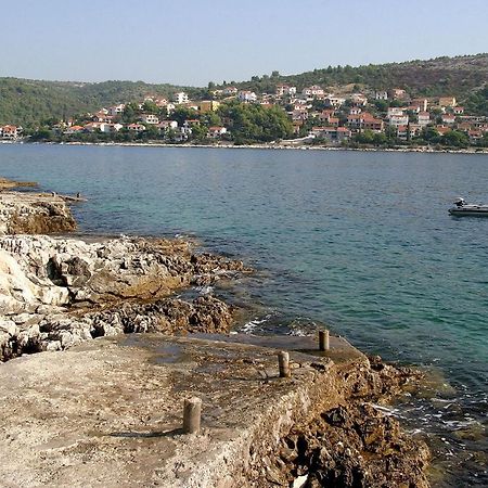 Apartments Mirja - 100M From The Beach & Parking Trogir Exterior foto