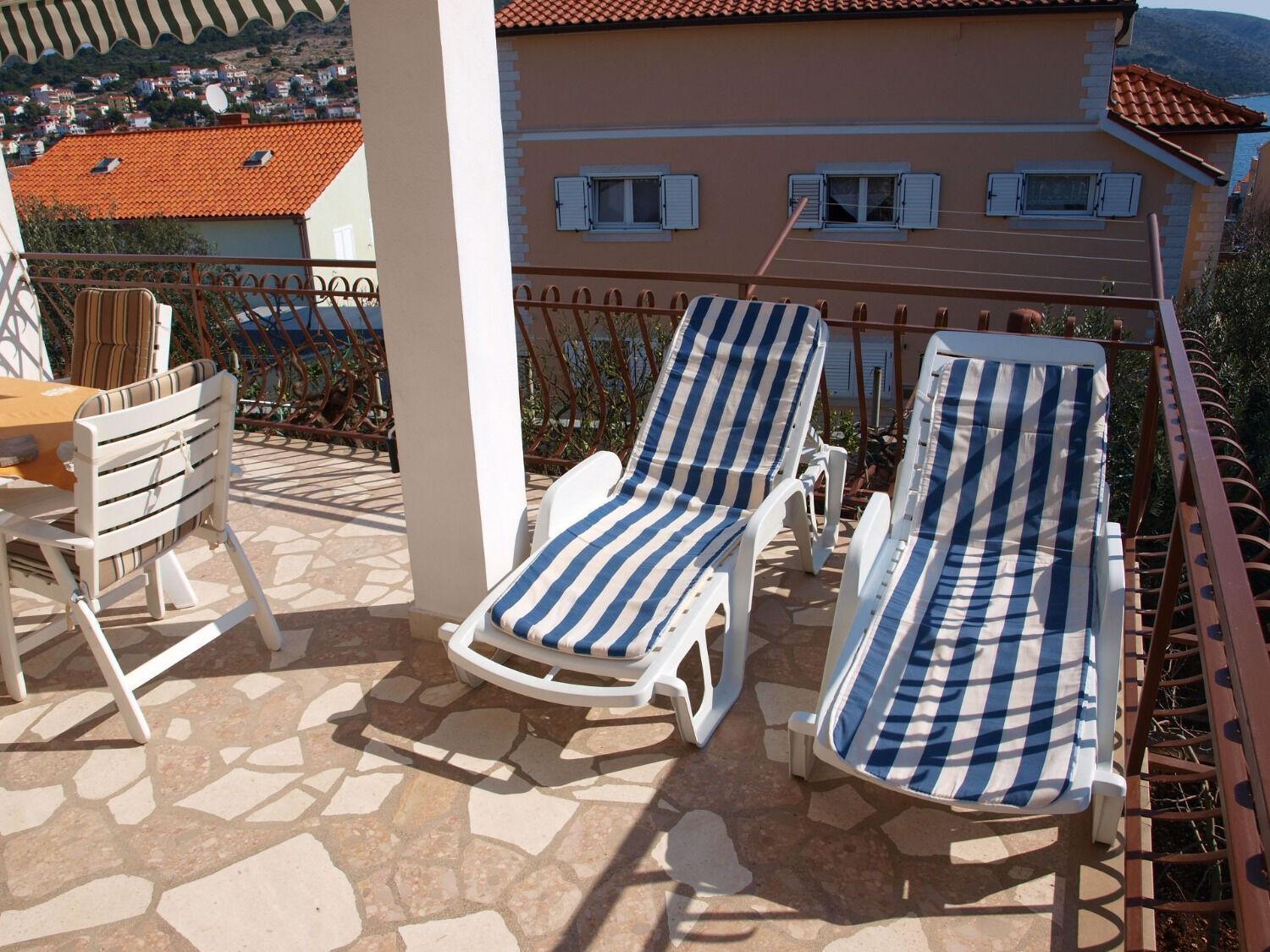 Apartments Mirja - 100M From The Beach & Parking Trogir Exterior foto