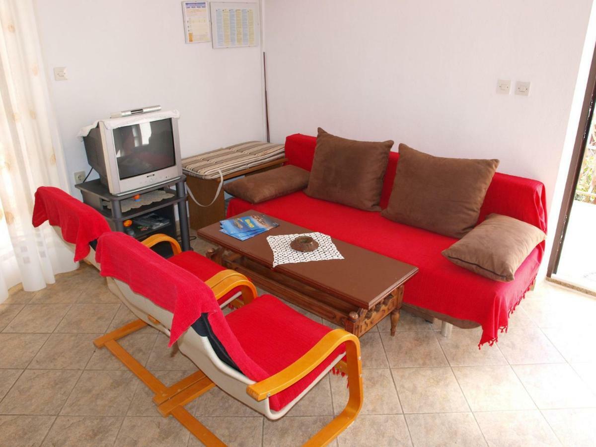 Apartments Mirja - 100M From The Beach & Parking Trogir Exterior foto