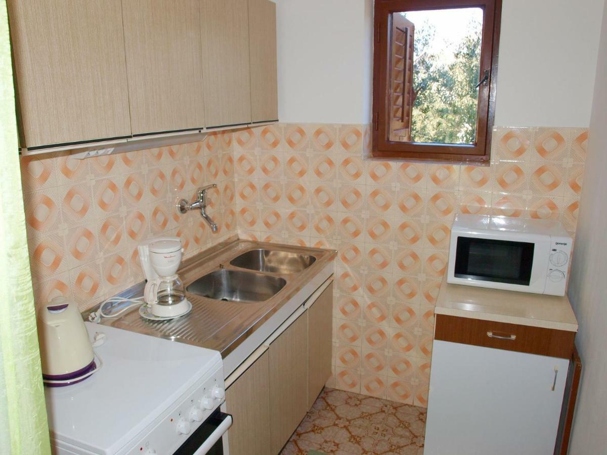 Apartments Mirja - 100M From The Beach & Parking Trogir Exterior foto