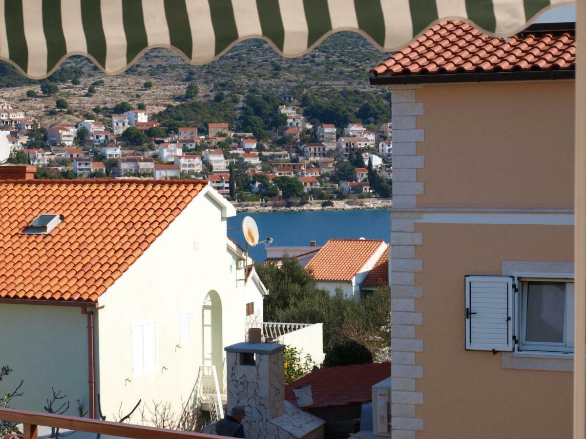 Apartments Mirja - 100M From The Beach & Parking Trogir Exterior foto