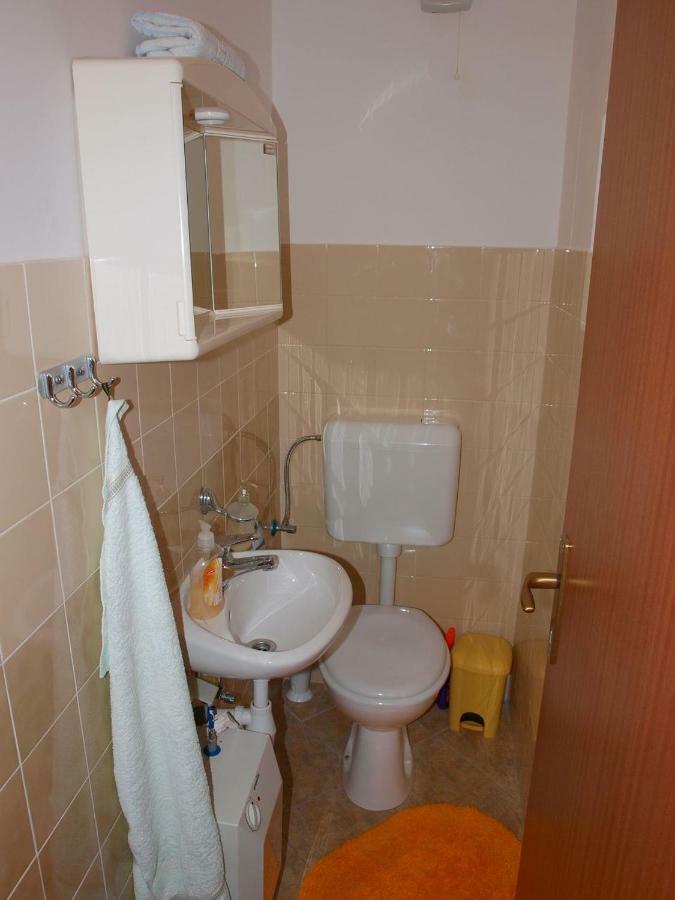 Apartments Mirja - 100M From The Beach & Parking Trogir Exterior foto